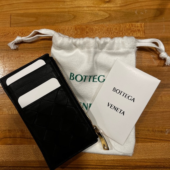 Bottega Veneta Handbags - Bottega Veneta Black Card Holder with Zipper